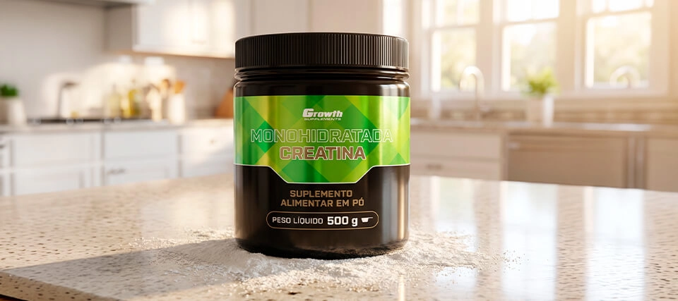 Creatina Monohidratada 500g Growth supplements em uma cozinha